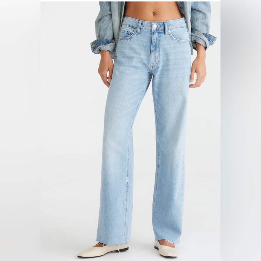 Aeropostale Women's  High Rise wide Leg Lightweight  Jeans Size 14R  Style #1378